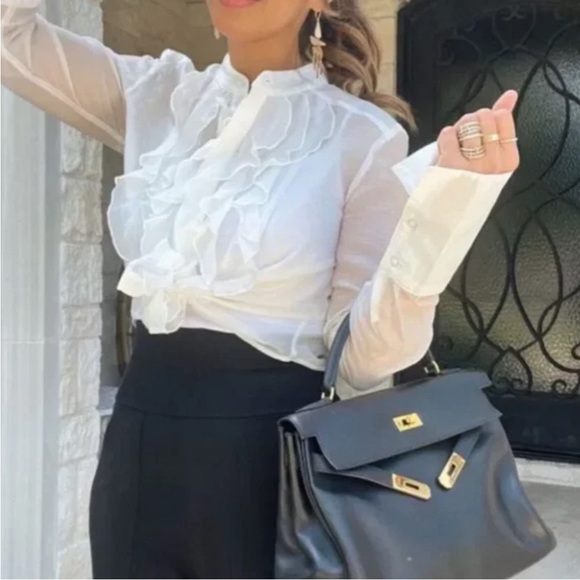 NWT $109 Cabi #4537 Noble Blouse L White Silky Ruffle Fall 2023 Long Sleeves - Picture 3 of 7